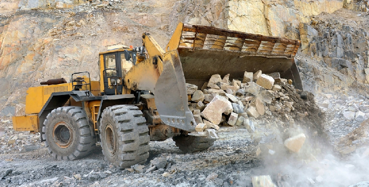 港口库存明显去化 预计铁矿石短期仍有向上空间